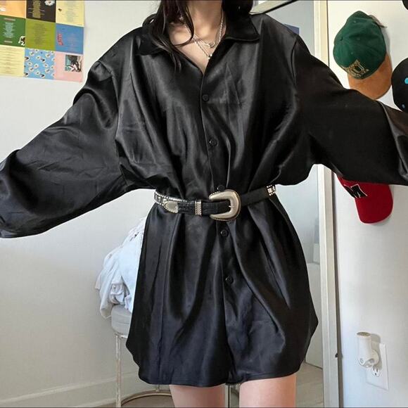Maggie barnes oversized black button down - Picture 3 of 3